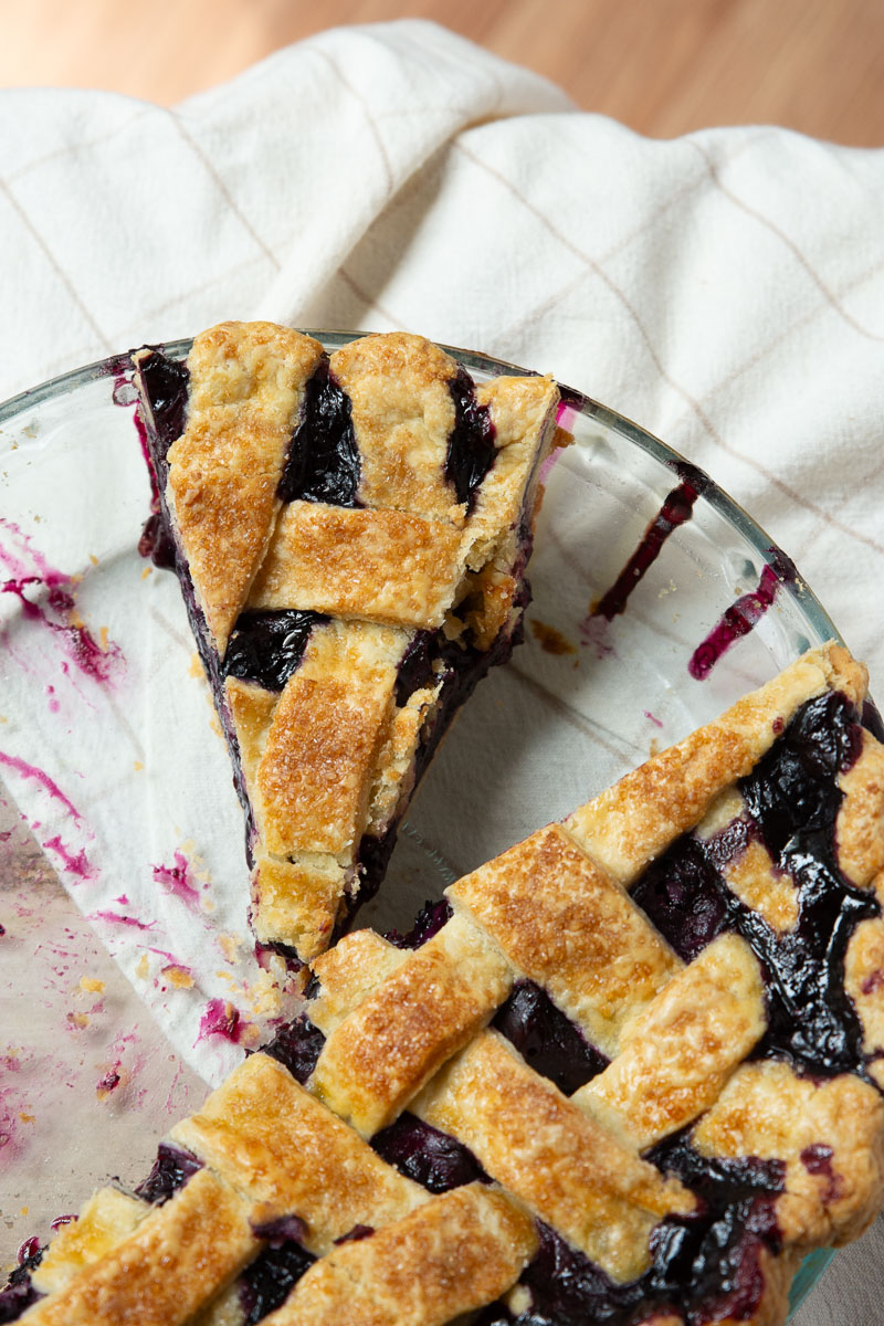 Classic Blueberry Pie wit Fresh Blueberries